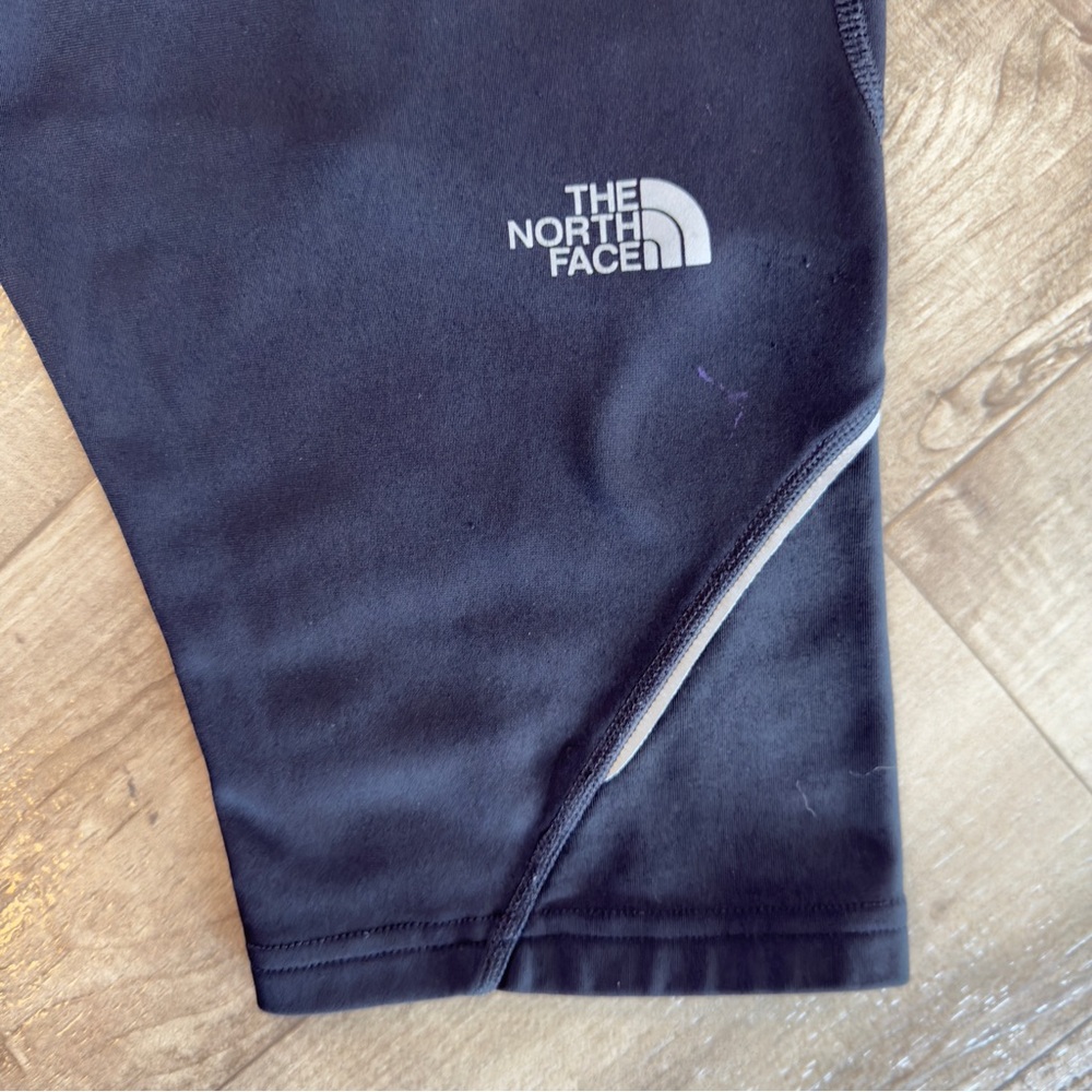 The North Face black lined Capri leggings size XL - Picture 2 of 8